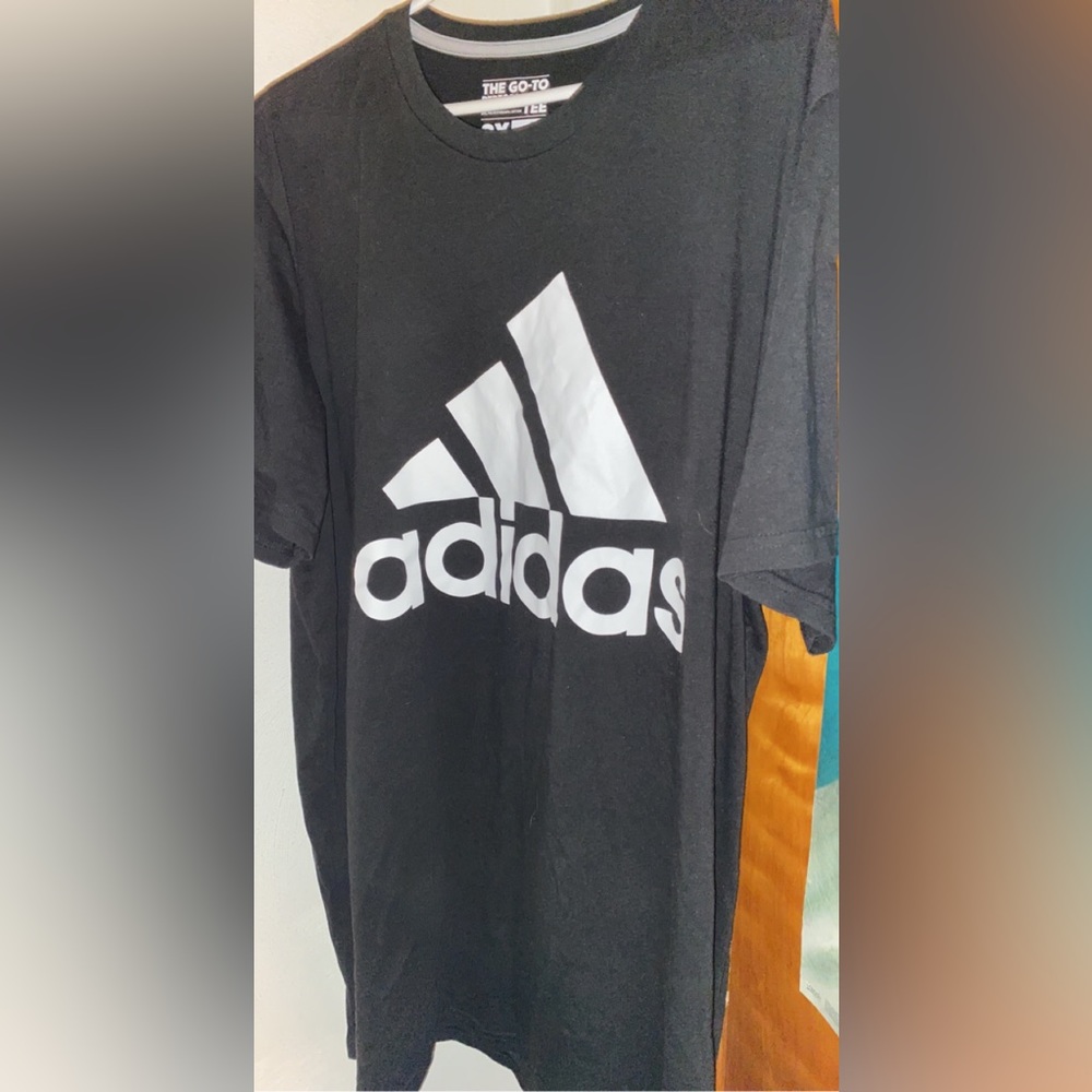 black Adidas 2XLT t-shirt